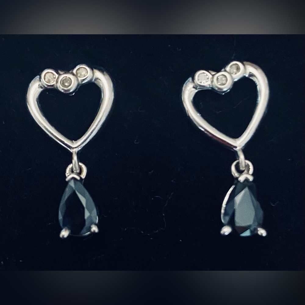 ✨ 14K White Gold Sapphire Drop Earrings – Modern Elegance ✨